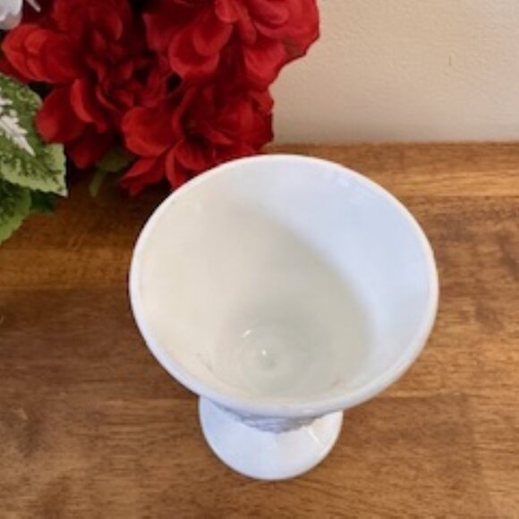 Vintage Milk‎ Glass Grape Pedestal Dish White Footed Harvest Compote Bowl MCM - Picture 4 of 4